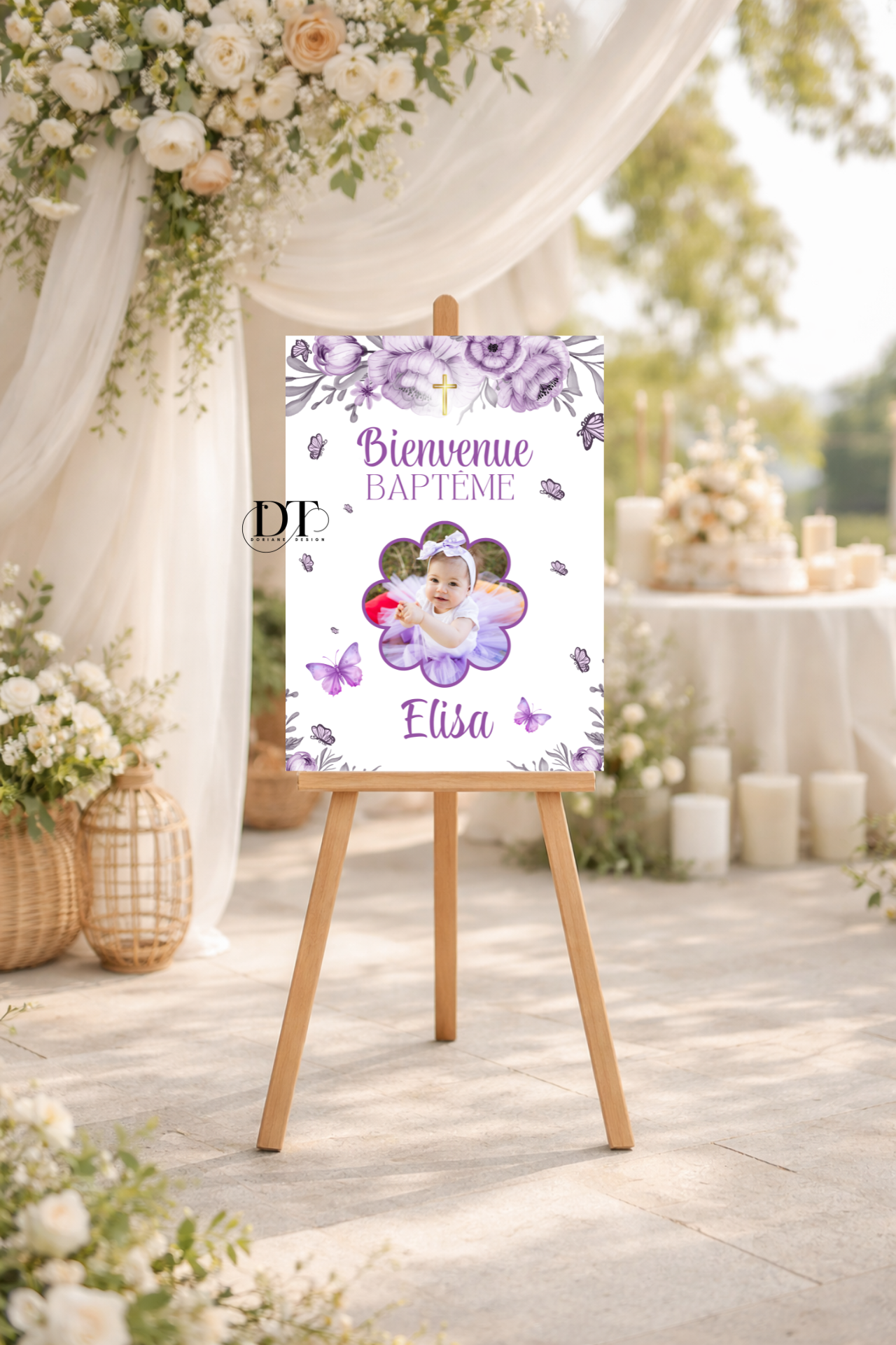 Affiche décoration de baptême floral violet avec photo